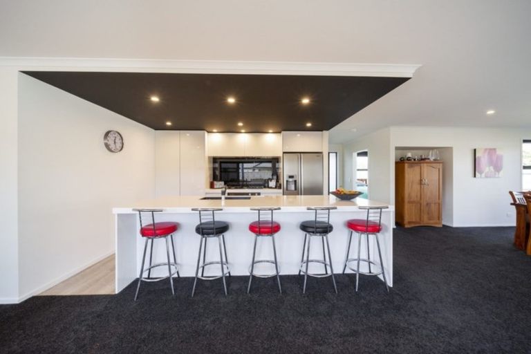 Photo of property in 4 Ongarui Close, Whalers Gate, New Plymouth, 4310