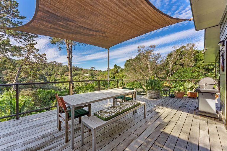 Photo of property in 9 Ferndale Avenue, Leigh, 0985