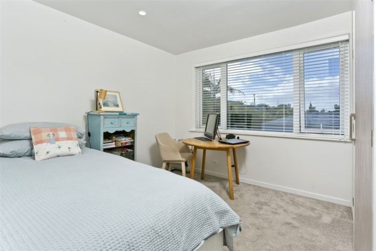Photo of property in 102 Beach Road, Castor Bay, Auckland, 0620