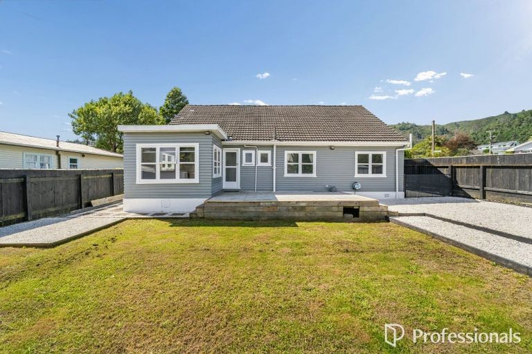 Photo of property in 400 Stokes Valley Road, Stokes Valley, Lower Hutt, 5019