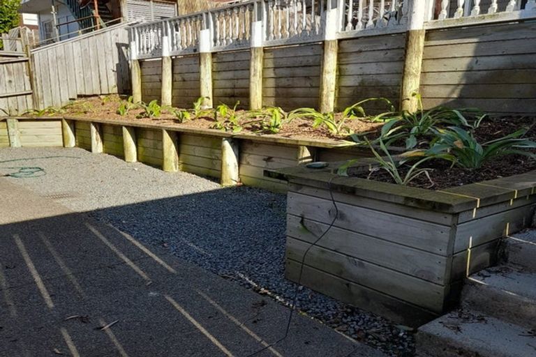 Photo of property in 15 Millward Street, Newtown, Wellington, 6021