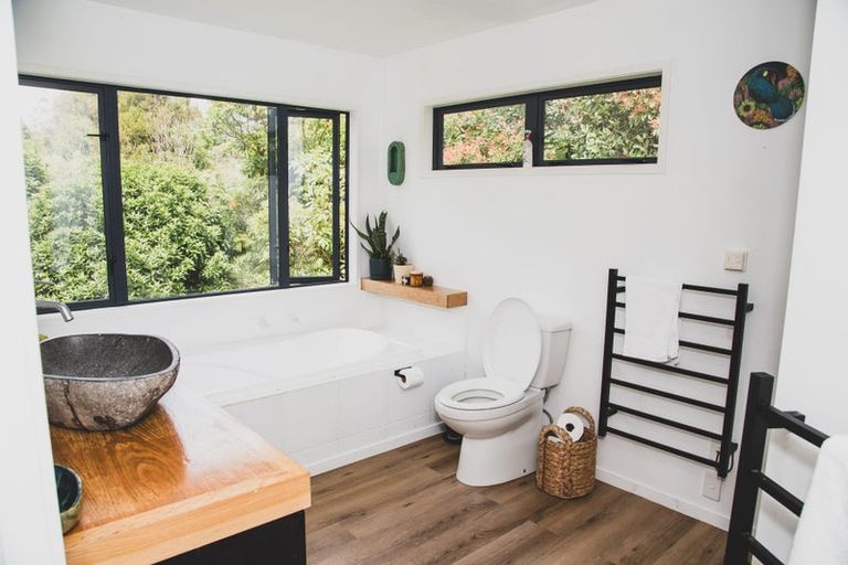 Photo of property in 123 Mapara Road, Acacia Bay, Taupo, 3385