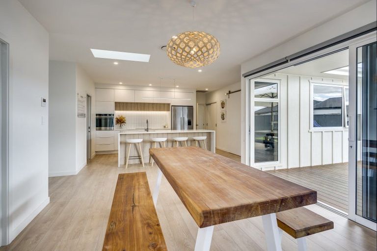 Photo of property in 12 Hikawera Drive, Frimley, Hastings, 4120