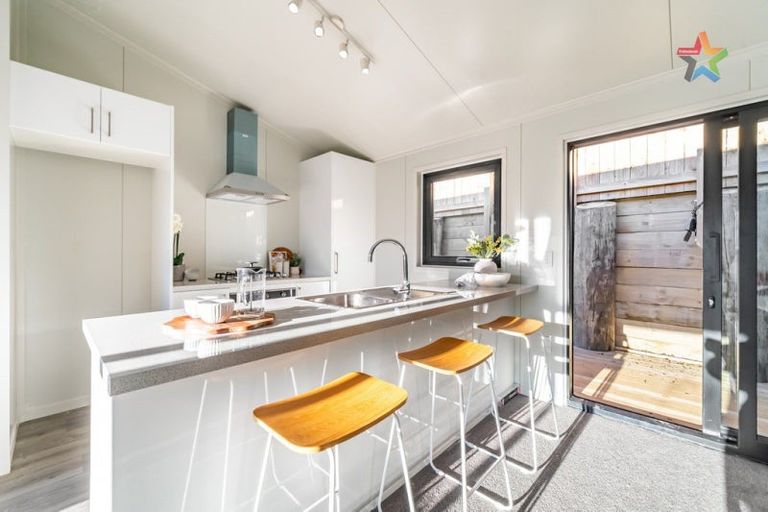 Photo of property in 18d Norana Road, Maoribank, Upper Hutt, 5018