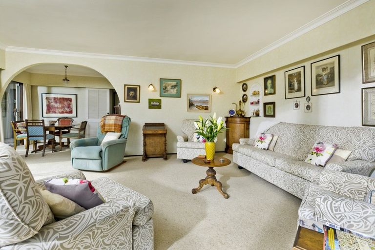 Photo of property in 2/19 Craig Road, Milford, Auckland, 0620