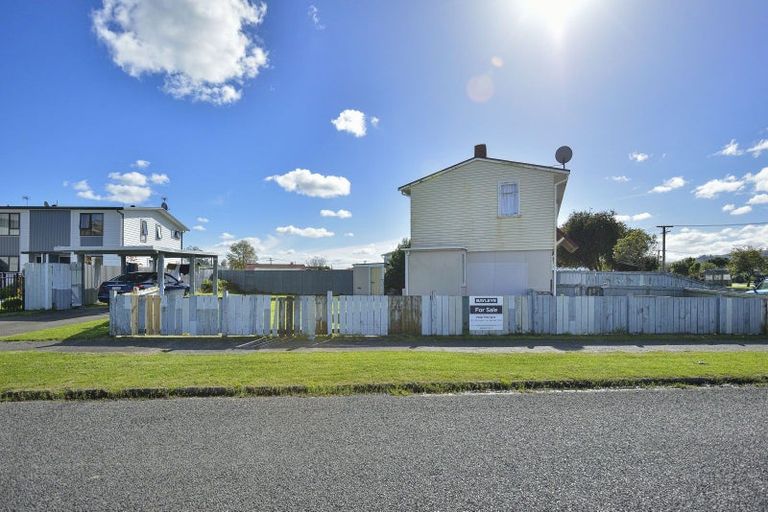 Photo of property in 1 Oxford Street, Kaiti, Gisborne, 4010