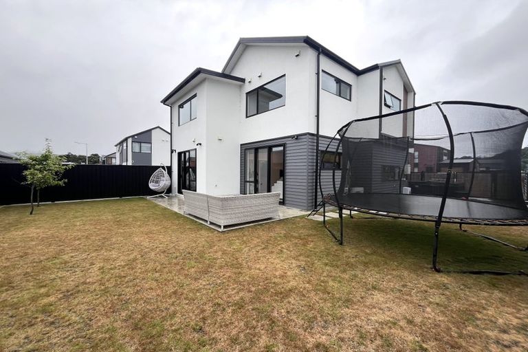 Photo of property in 8 Balmerino Lane, Wallaceville, Upper Hutt, 5018