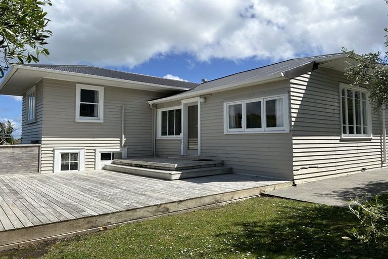 Photo of property in 1/12 Northumberland Avenue, Belmont, Auckland, 0622