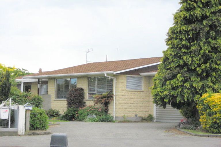Photo of property in 12 Weston Place, Rangiora, 7400