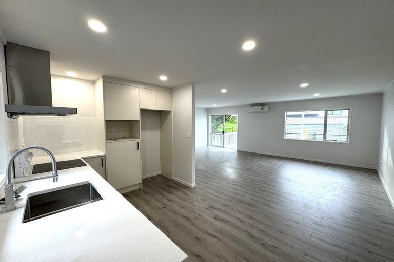 Photo of property in 48 Lauderdale Road, Birkdale, Auckland, 0626
