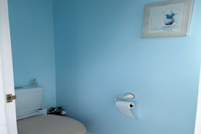 Photo of property in 10 Rangitane Street, Maupuia, Wellington, 6022