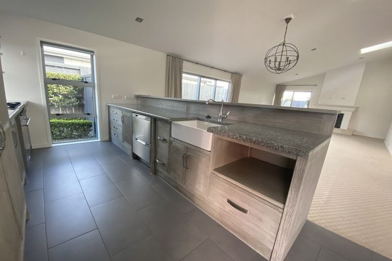 Photo of property in 11 Lennon Way, Papamoa Beach, Papamoa, 3118