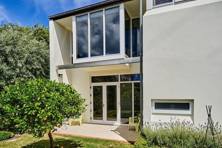 Photo of property in 5 Ngaio Street, Eastbourne, Lower Hutt, 5013