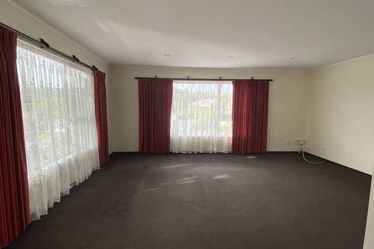 Photo of property in 15 Halswater Drive, Churton Park, Wellington, 6037