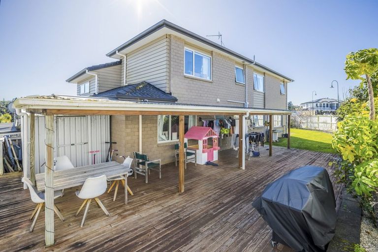 Photo of property in 11 Henriette Place, The Gardens, Auckland, 2105