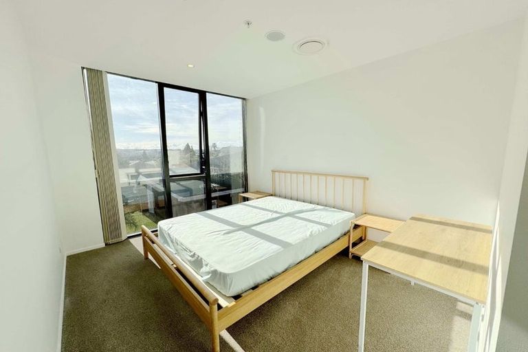 Photo of property in 305/1 Buscomb Avenue, Henderson, Auckland, 0610