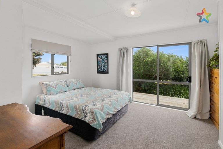 Photo of property in 341 Te Horo Beach Road, Te Horo Beach, Otaki, 5581