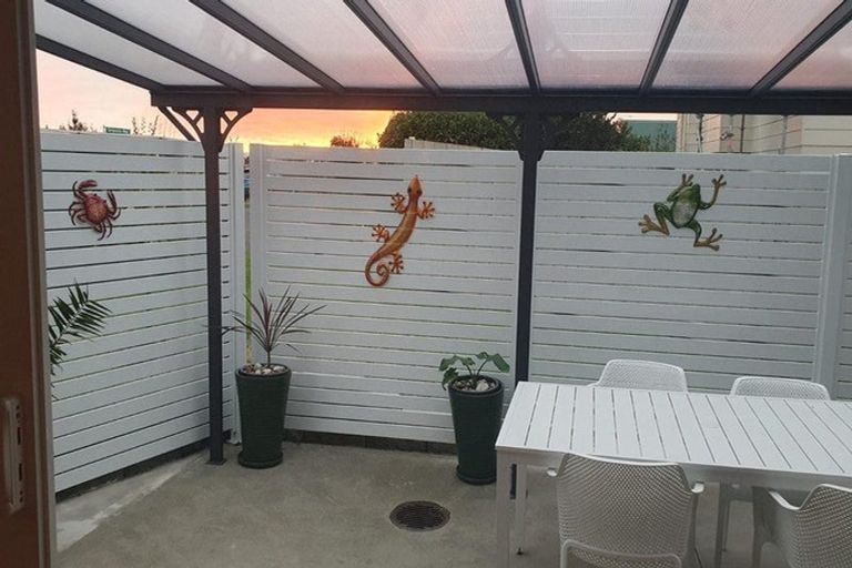 Photo of property in 2 Mutetai Road, Clarks Beach, 2122