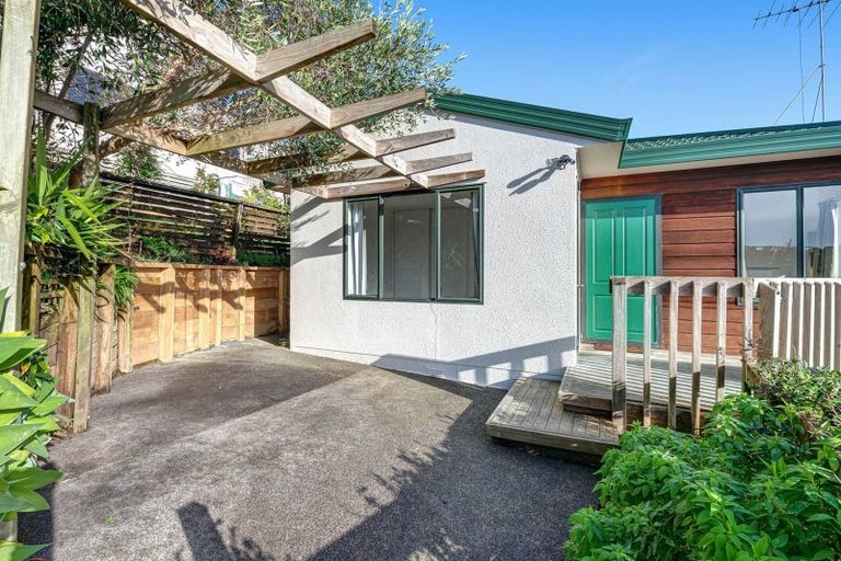 Photo of property in 14b Kestrel Heights, Arkles Bay, Whangaparaoa, 0932