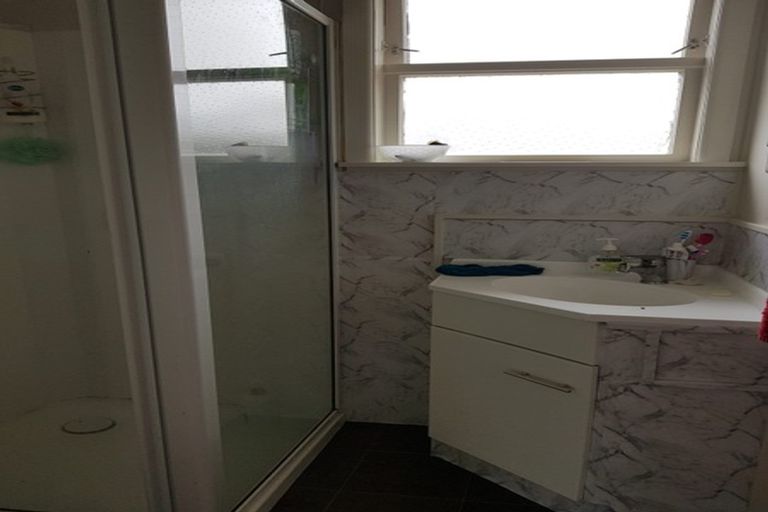 Photo of property in 18 Normandy Place, Henderson, Auckland, 0610