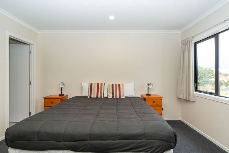 Photo of property in 2/12 Short Street, Claudelands, Hamilton, 3214