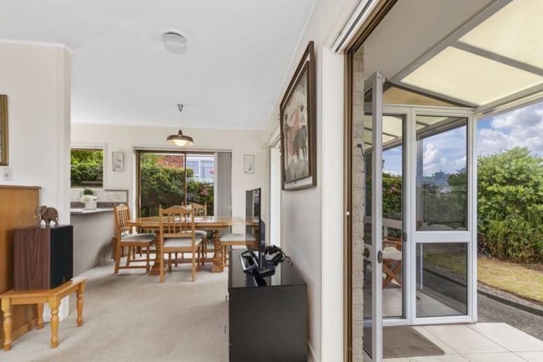 Photo of property in 1/1-3 Rock Isle Road, Torbay, Auckland, 0630