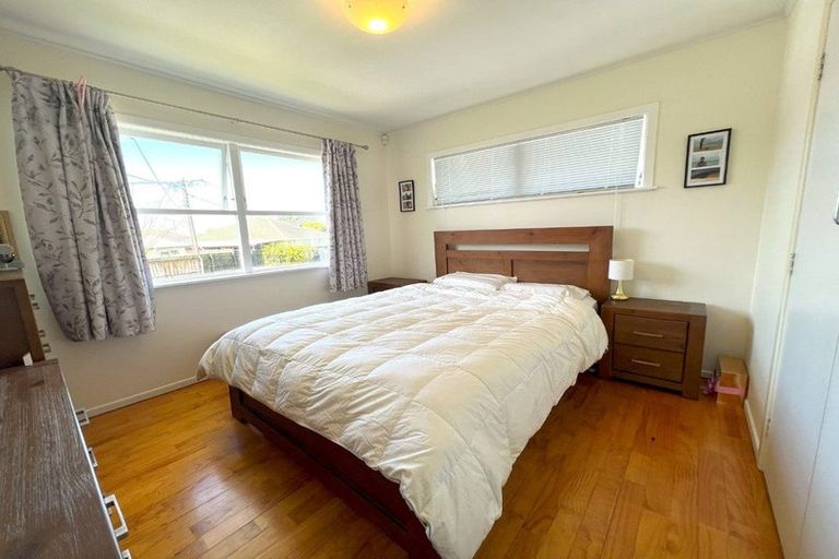 Photo of property in 1/86 Tirimoana Road, Te Atatu South, Auckland, 0602