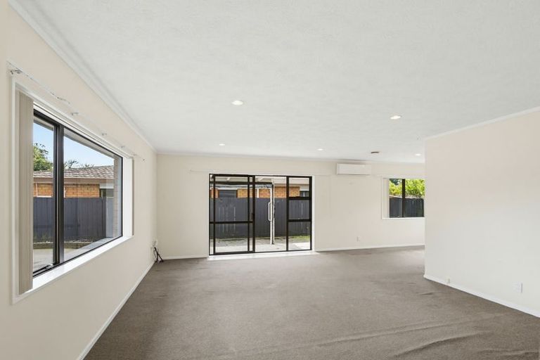 Photo of property in 6/39 Swanson Road, Henderson, Auckland, 0610