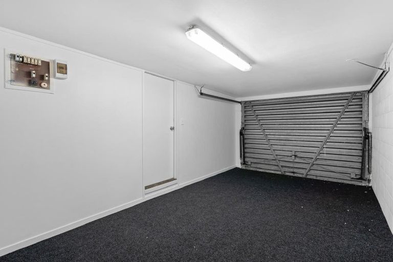 Photo of property in 2/4 Roys Road, Weymouth, Auckland, 2103