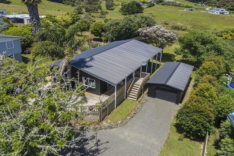 Photo of property in 6 Hand Road, Helensville, 0800