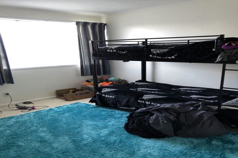 Photo of property in 10 Ewbank Place, Manurewa, Auckland, 2102