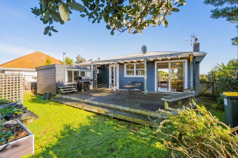 Photo of property in 110 Wellington Road, Paekakariki, 5034