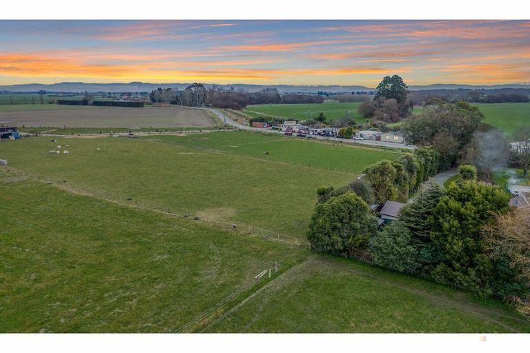 Photo of property in 8 Barrett Road, Spotswood, New Plymouth, 4310