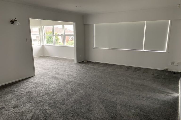 Photo of property in 122 Hepburn Road, Glendene, Auckland, 0602