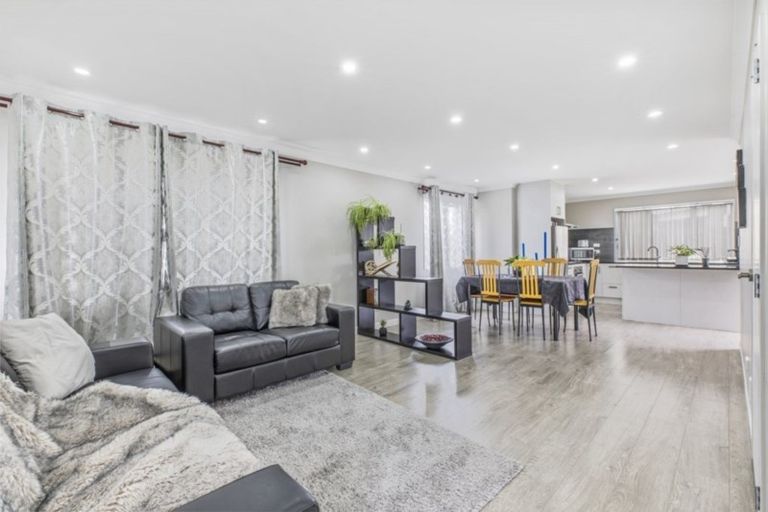 Photo of property in 89 Naylors Drive, Mangere, Auckland, 2022