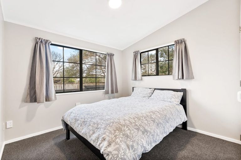 Photo of property in 19 Crampton Court, Orewa, 0931