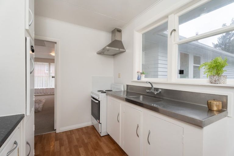 Photo of property in 14 Durham Street, Cannons Creek, Porirua, 5024