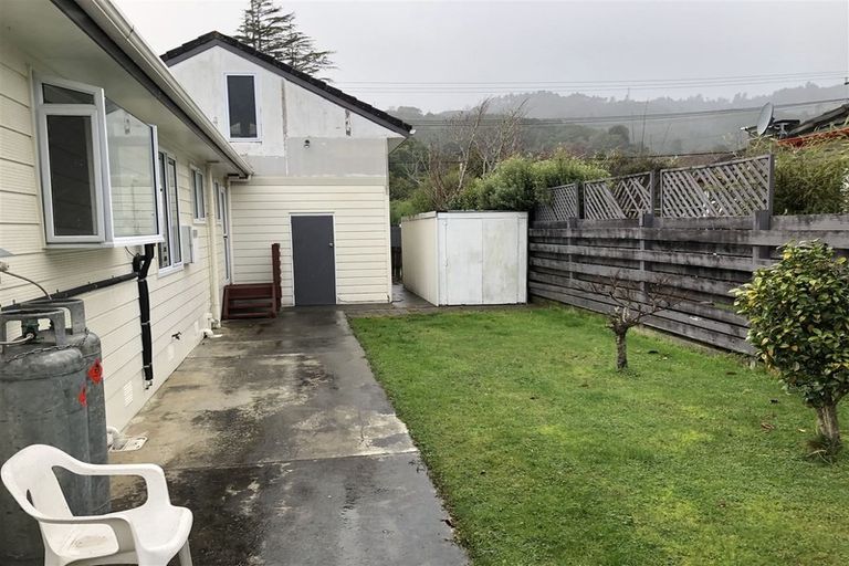Photo of property in 26 Glen Road, Stokes Valley, Lower Hutt, 5019