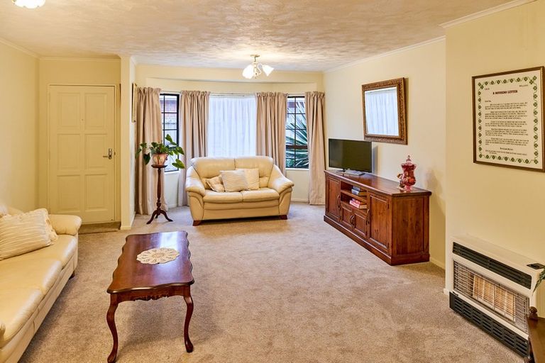 Photo of property in 102 Oxford Street, Tawa, Wellington, 5028