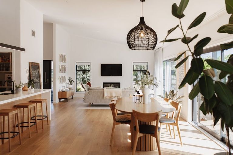 Photo of property in 72 Waipunahau Road, Waikanae, 5036