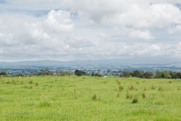 Photo of property in 13 Kempton Park Lane, Havelock North, 4130