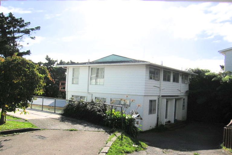 Photo of property in 4 Cyril Way, Paparangi, Wellington, 6037