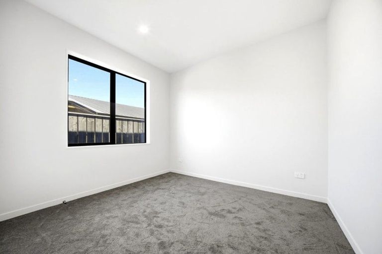 Photo of property in 76 Huanui Drive, Wainui, 0992