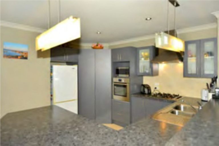 Photo of property in 6 Foresters Crescent, Parklands, Christchurch, 8083