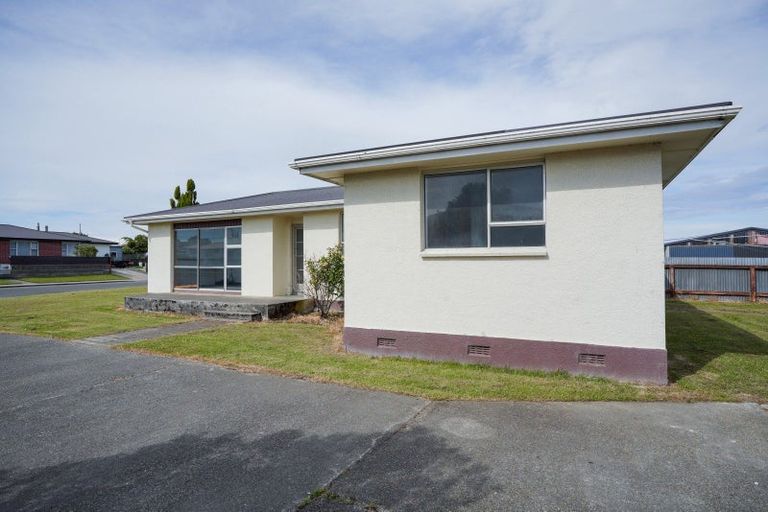 Photo of property in 17 Paisley Street, Kew, Invercargill, 9812