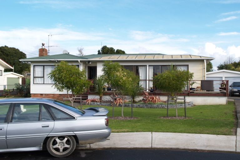 Photo of property in 90 Hallberry Road, Mangere East, Auckland, 2024