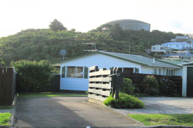 Photo of property in 1/21 Tarras Grove, Kelson, Lower Hutt, 5010