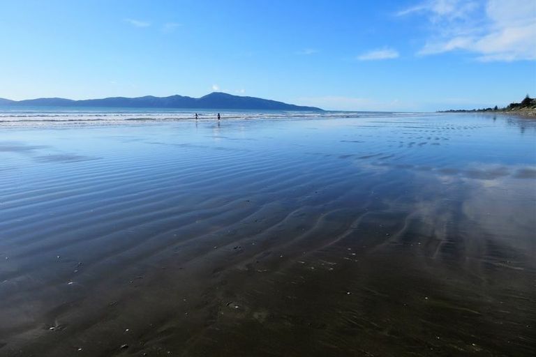 Photo of property in 74 The Esplanade, Raumati South, Paraparaumu, 5032