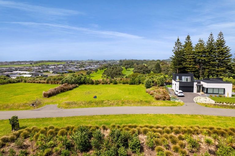 Photo of property in 3 Te Umu Hapuku Lane, Waiwhakaiho, 4312