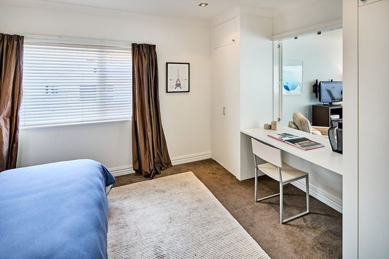 Photo of property in 2b Wilkinson Street, Oriental Bay, Wellington, 6011